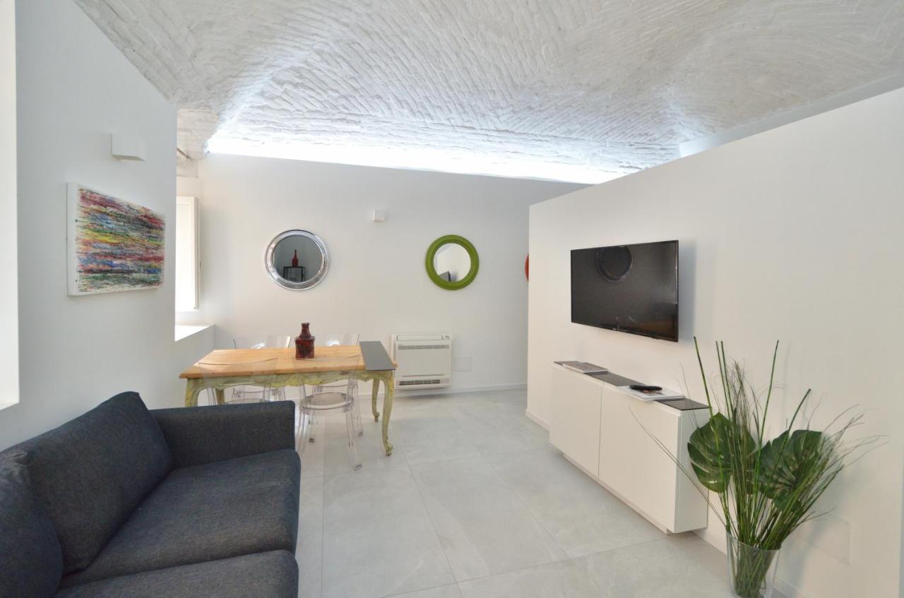 Eleganza Del Riccio Apartment Parma Bagian luar foto