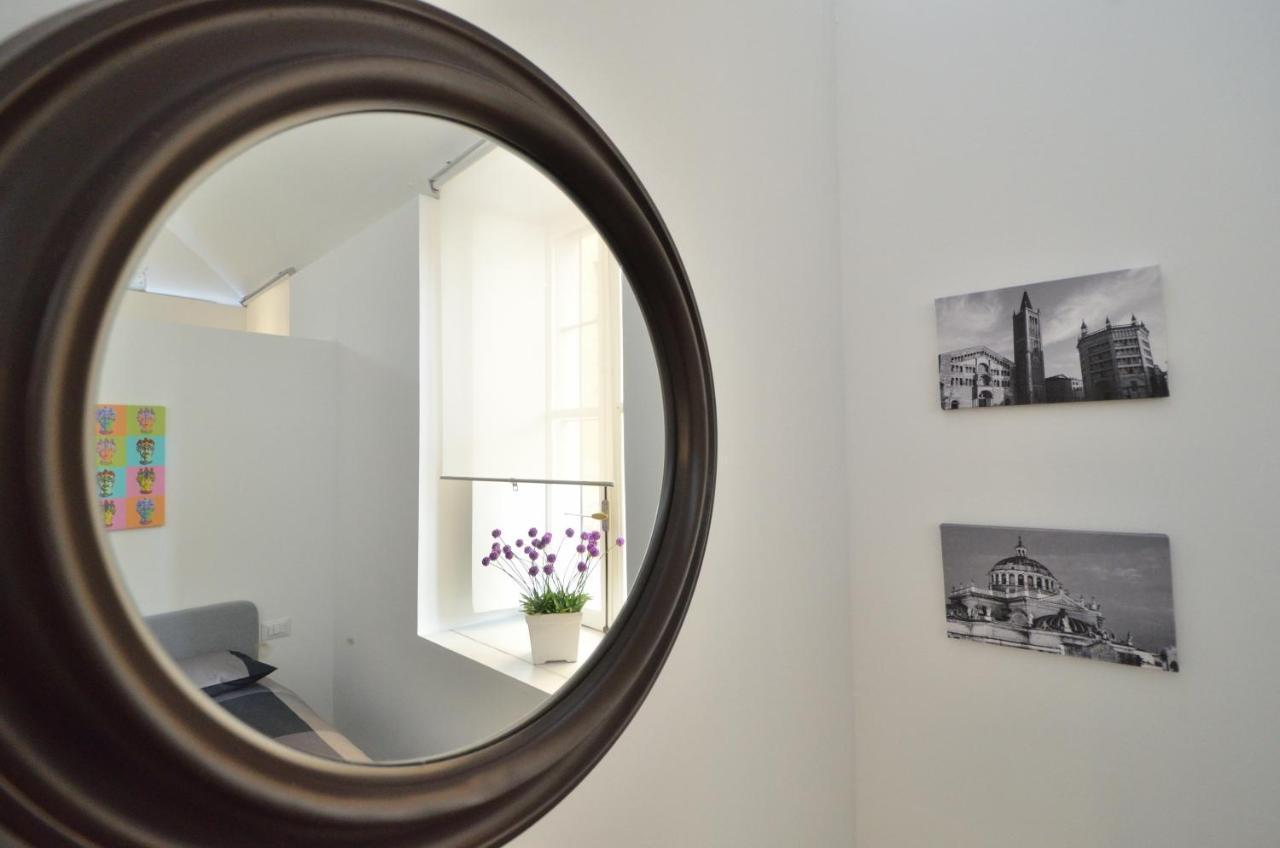 Eleganza Del Riccio Apartment Parma Bagian luar foto