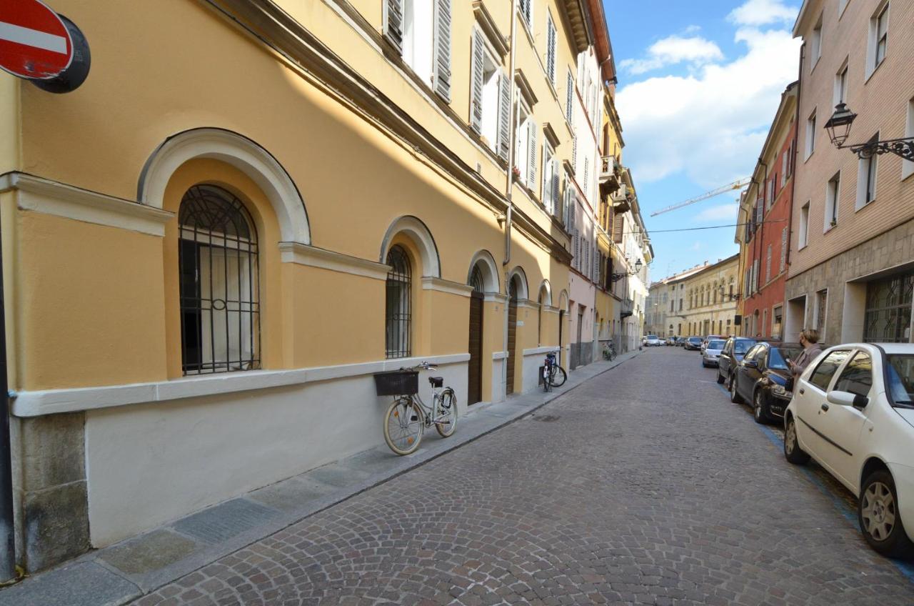 Eleganza Del Riccio Apartment Parma Bagian luar foto